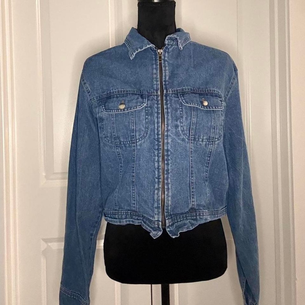 Vintage blue‎ denim jacket cropped with zipper front and pockets – Size M